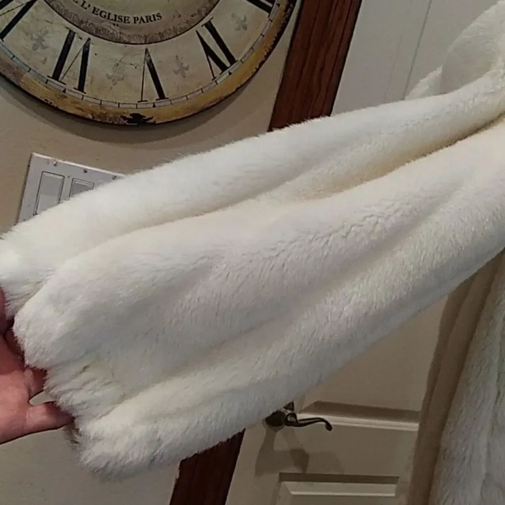 Coat - Picture 6 of 9
